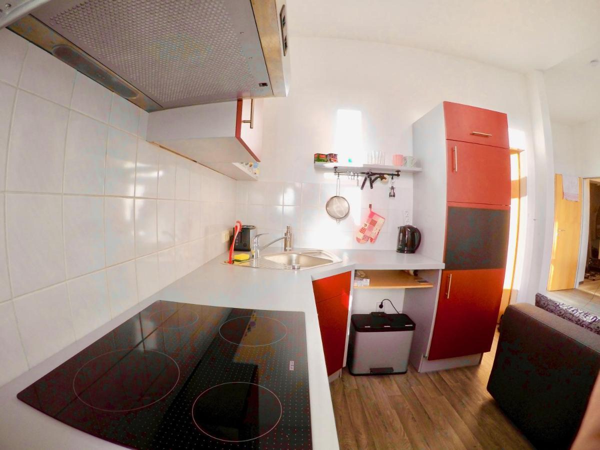 Vivid - Studioapartment Mit Balkon - Netflix - Wlan 威廉港 外观 照片